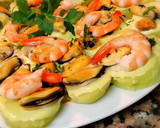 Foto del paso 6 de la receta: Patatas con mejillones y langostinos sobre alioli