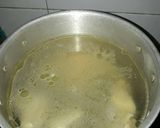 Foto langkah ke 1 dari resep Sop ayam bakso brokoli.