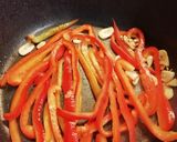 Foto del paso 2 de la receta: Bifecitos de cerdo express