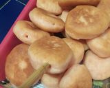 Foto langkah ke 9 dari resep Donat Bomboloni Stroberi.