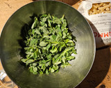 Foto del paso 1 de la receta: Pesto de menta y ortiga