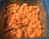 A picture of step 1 of Mac & Cheese Pizza.