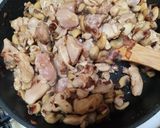 Foto del paso 2 de la receta: Pollo en salsa de nata y champiñones