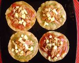A picture of step 5 of Chalupas Mexicanas.