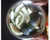 तरबूज के छिलके के चटपटे पकौड़े रेसिपी चरण 1 फोटो