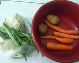 Foto langkah ke 1 dari resep Sup Tulang Ayam.