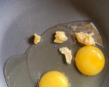 A picture of step 2 of Scrambled eggs.
