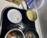 Foto del paso 1 de la receta: Pollo en pepitoria