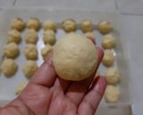Foto langkah ke 5 dari resep Roti goreng montok tanpa ulen dan tanpa mixer ekonomis.