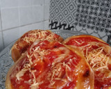Foto langkah ke 7 dari resep Simple Pizza Home Made.