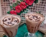 A picture of step 3 of Milo oreo iced shake.