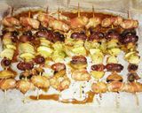Foto del paso 7 de la receta Brochetas de Salchicha, Dátiles y Bacon