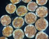 A picture of step 5 of Backed eggplant chips.