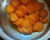 கேரட் மிளகு பொரியல்(carrot pepper poriyal recipe in tamil) ரெசிபி ஸ்டேப் 2 புகைப்படம்