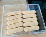 Erdei gyümölcsös-vaníliapudingos piskóta recept fázis 4 fotója