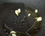 A picture of step 2 of Garlic carrot soup.