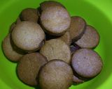 Foto langkah ke 5 dari resep Coin cookies eggless "irit alat dan bahan".