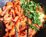 Hình bước làm 3 của món Thịt Ba Chỉ Rang Tép Mặn Ngọt