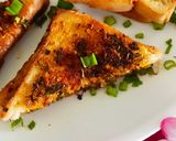 चीज़ गार्लिक ब्रेड टोस्ट (Cheese Garlic Bread Toast Recipe In Hindi) रेसिपी चरण 5 फोटो