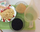 Hình bước làm 1 của món Chè đậu nành mè đen và hạt trân châu