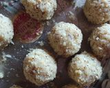 A picture of step 6 of Milk coconut balls.