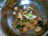 ข้าวผัดต้มยำกุ้ง (คลีน)