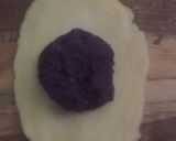 Foto langkah ke 5 dari resep Pia Isi Ubi Ungu (Panggang di Teflon).