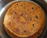 A picture of step 3 of Mooli and Gajar paratha.