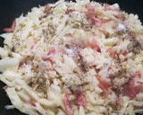 Foto del paso 9 de la receta: Salchicha blanca de Baviera con repollo, bacon y piñones