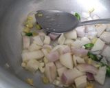 टमाटर मशरूम और नूडल्स सूप (Tamatar mushroom aur noodles soup recipe in Hindi) रेसिपी चरण 2 फोटो