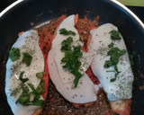 Foto del paso 4 de la receta: Pollo con tomate y mozzarella