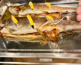 Foto del paso 8 de la receta: Truchas rellenas con bacon y cebolla crujiente