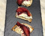 Foto del passaggio 3 della ricetta Pere caramellate nel vino con il gongorzola