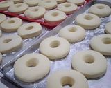 Foto langkah ke 4 dari resep Donat Fluffy.