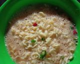Foto langkah ke 3 dari resep Martabak Mie Praktis.