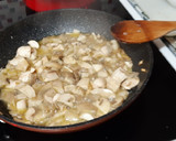 Foto del paso 2 de la receta: Butifarras catalanas con hongos y arroz blanco