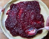 Foto del passaggio 6 della ricetta Crostata con confettura di lamponi