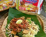 Gambar langkah 5 resipi Pecal Mi Sedaap.