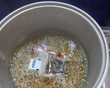 Foto langkah ke 3 dari resep Teh Cengkeh Kayu manis.