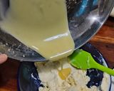 Foto langkah ke 2 dari resep Bolu Ketan Hitam Keju Lumer.