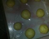 Foto langkah ke 5 dari resep Donat praktis tanpa telur.