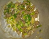 Foto langkah ke 2 dari resep Martabak Mie Daging.