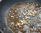Foto del paso 4 de la receta: Espaguetis frutti di mare con chispa picante