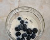 Foto del paso 2 de la receta: Avena trasnochada con arándanos y plátano
