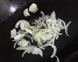 Foto langkah ke 4 dari resep Udang Cumi Saus Padang.
