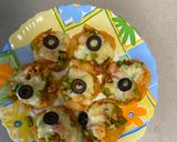 A picture of step 4 of Papdi pizza.