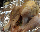 Foto del paso 2 de la receta: Pavita asada al aroma de clementina y romero