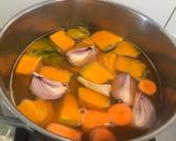 Foto del paso 3 de la receta: Crema de zapallo y zanahoria