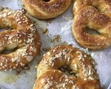 Foto langkah ke 7 dari resep Soft Pretzel.