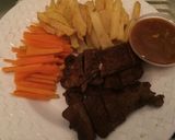 Foto langkah ke 6 dari resep TenderloinsteakSimple.